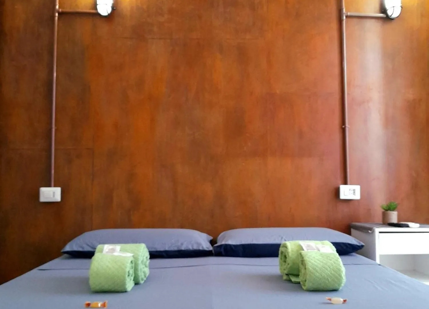 -L' Oasi Del Turista, Room 1- Central Station ミラノ ゲストハウス
